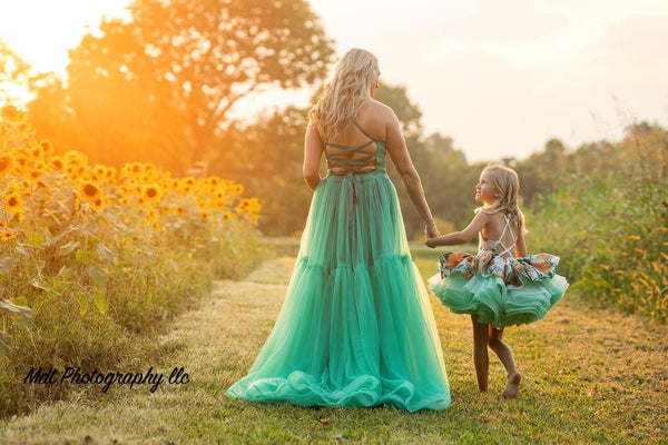 Traveling Rental Dress: Teal Sunflower Mom and Daughter SET: Size 16 Momma/Big Sister Dress + Size 6 Little Sister Dress + 2 Headbands