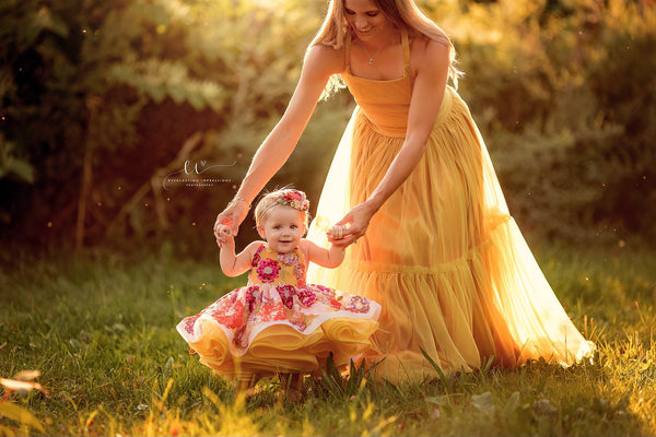 Traveling Rental Dress: Flowers and Sunshine SET: Size 16 Momma/Big Sister Dress + Itty Bitty Little Sister Dress + 2 Headbands