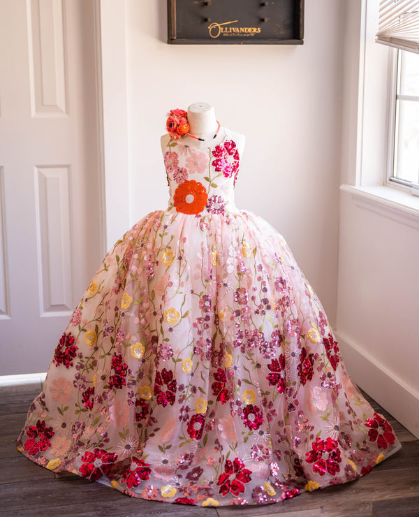 Traveling Rental Dress: "Pocket Full of Posies" Gown (with Poof Sleeves): Size 8, fits 6-10