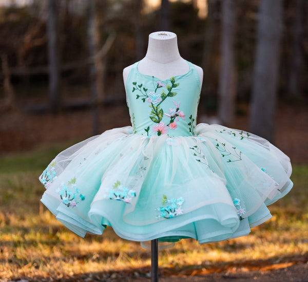 READY to SHIP: Mint Floral {with Crinoline sewn in}: SIZE 6, fits 4-8 +